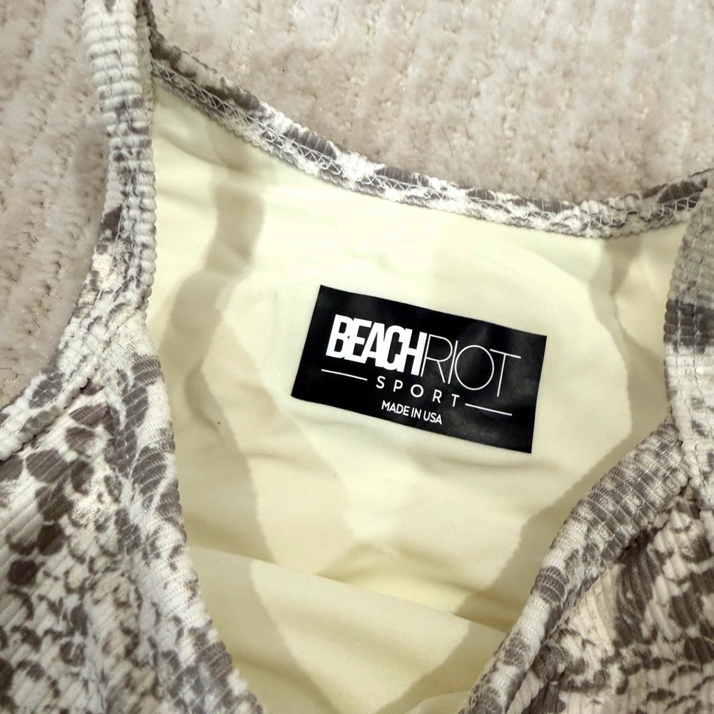 Beach Riot Leggings & Top - Picture 5 of 5